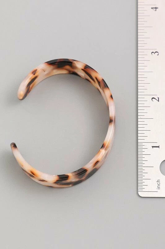 Vendor-unknown ACCESSORIES Abra Beige Leopard Tortoise Shell Solid Cuff Bracelet