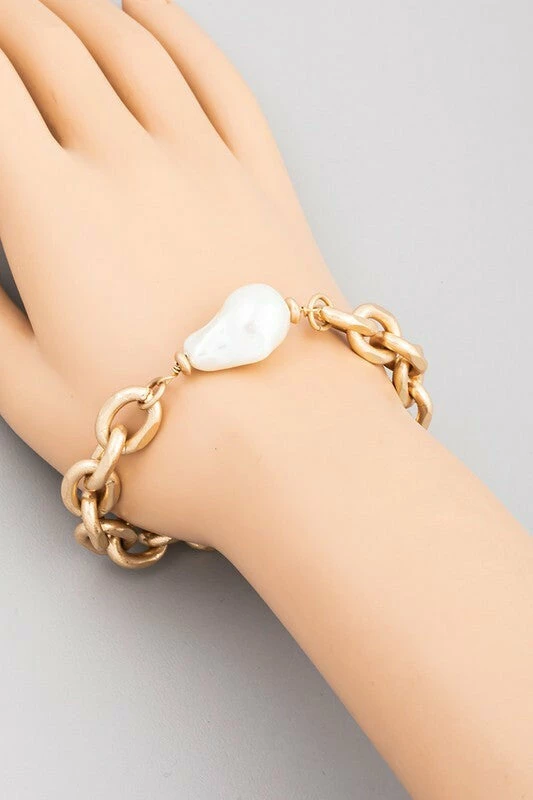 Vendor-unknown Lane Gold Pearl Charm Chain Bracelet