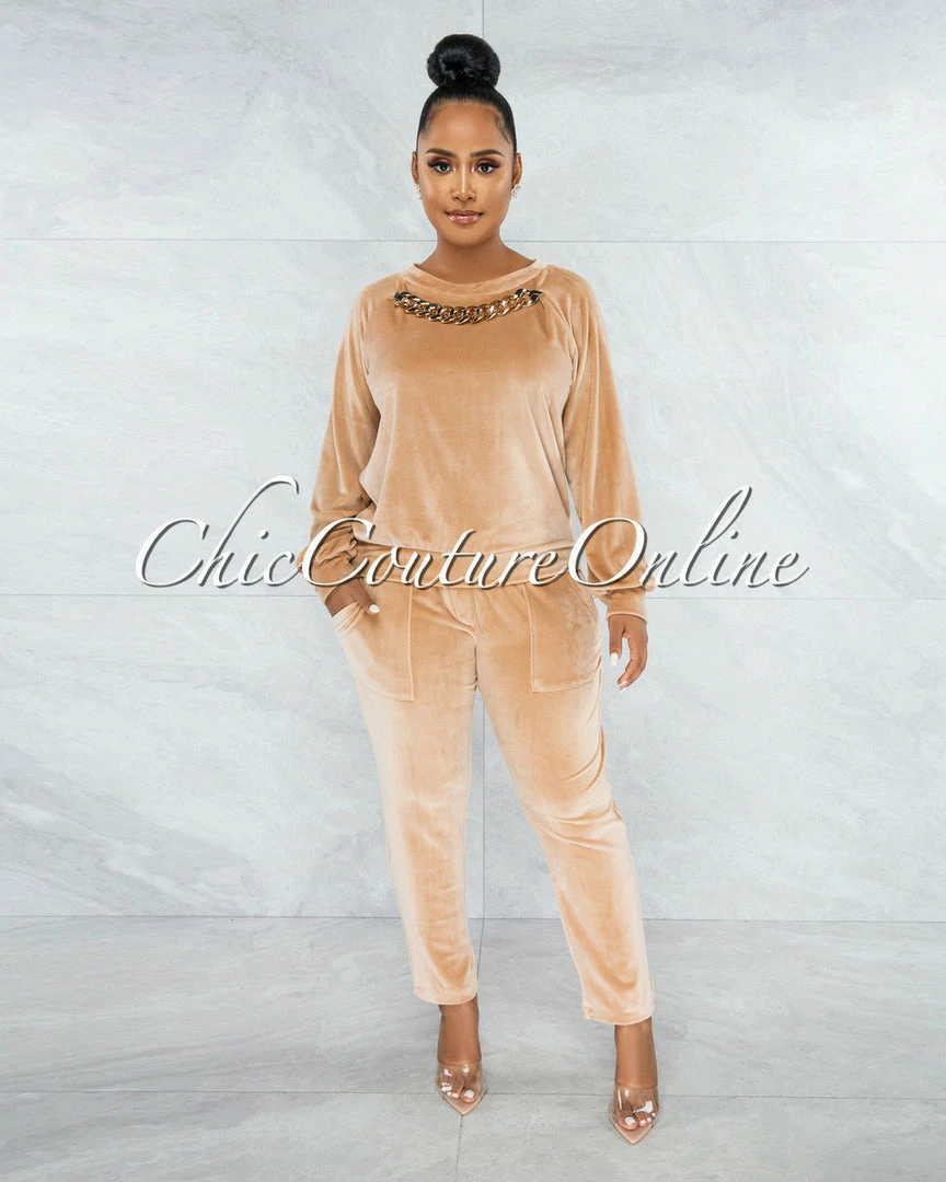 Vendor-unknown Kiki Nude Velvet Gold Link Jogger & Sweater Set