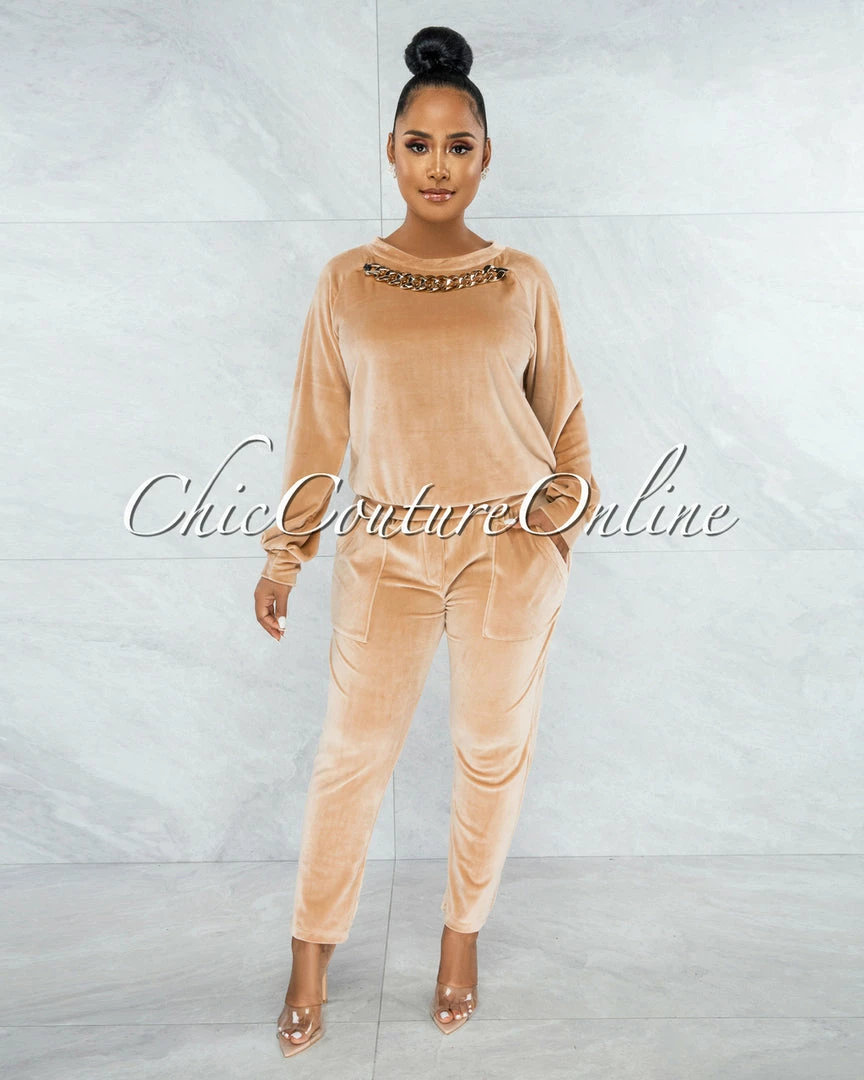 Vendor-unknown Kiki Nude Velvet Gold Link Jogger & Sweater Set