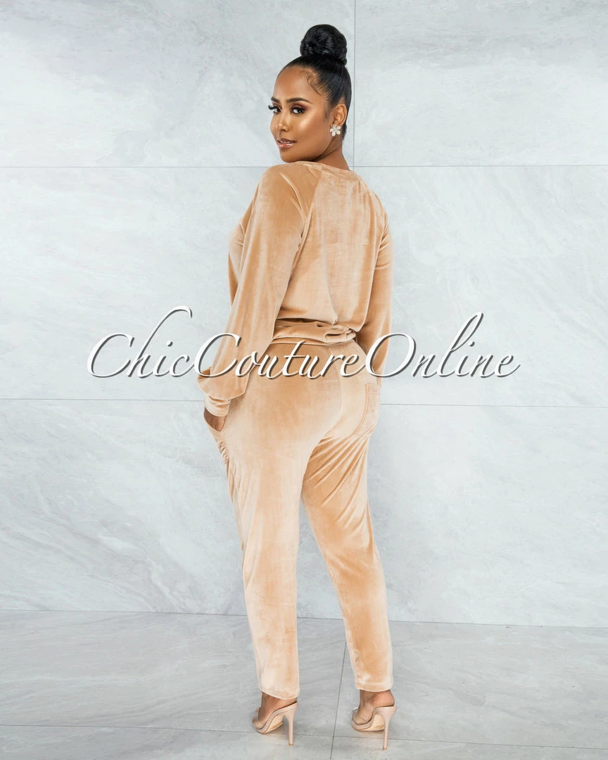 Vendor-unknown Kiki Nude Velvet Gold Link Jogger & Sweater Set