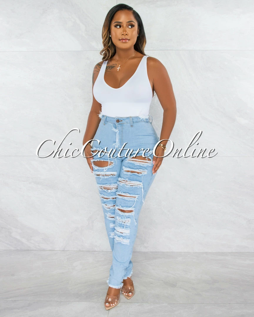 Chic Couture Online Yanaba Light Denim Distressed Straight Legs Jeans