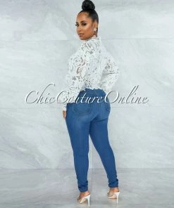 Vendor-unknown Amber Off-White Long Sleeves Crochet Crop Top