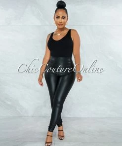 Vendor-unknown JUST IN Eara Black Faux Leather Ruched Back Leggings