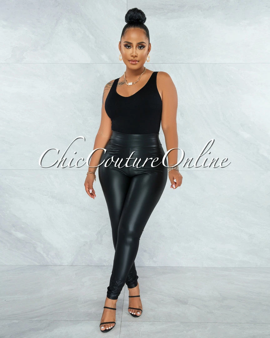 Vendor-unknown JUST IN Eara Black Faux Leather Ruched Back Leggings