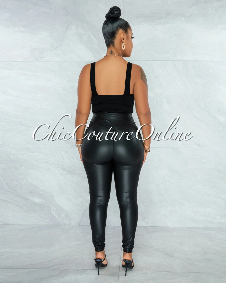 Vendor-unknown JUST IN Eara Black Faux Leather Ruched Back Leggings